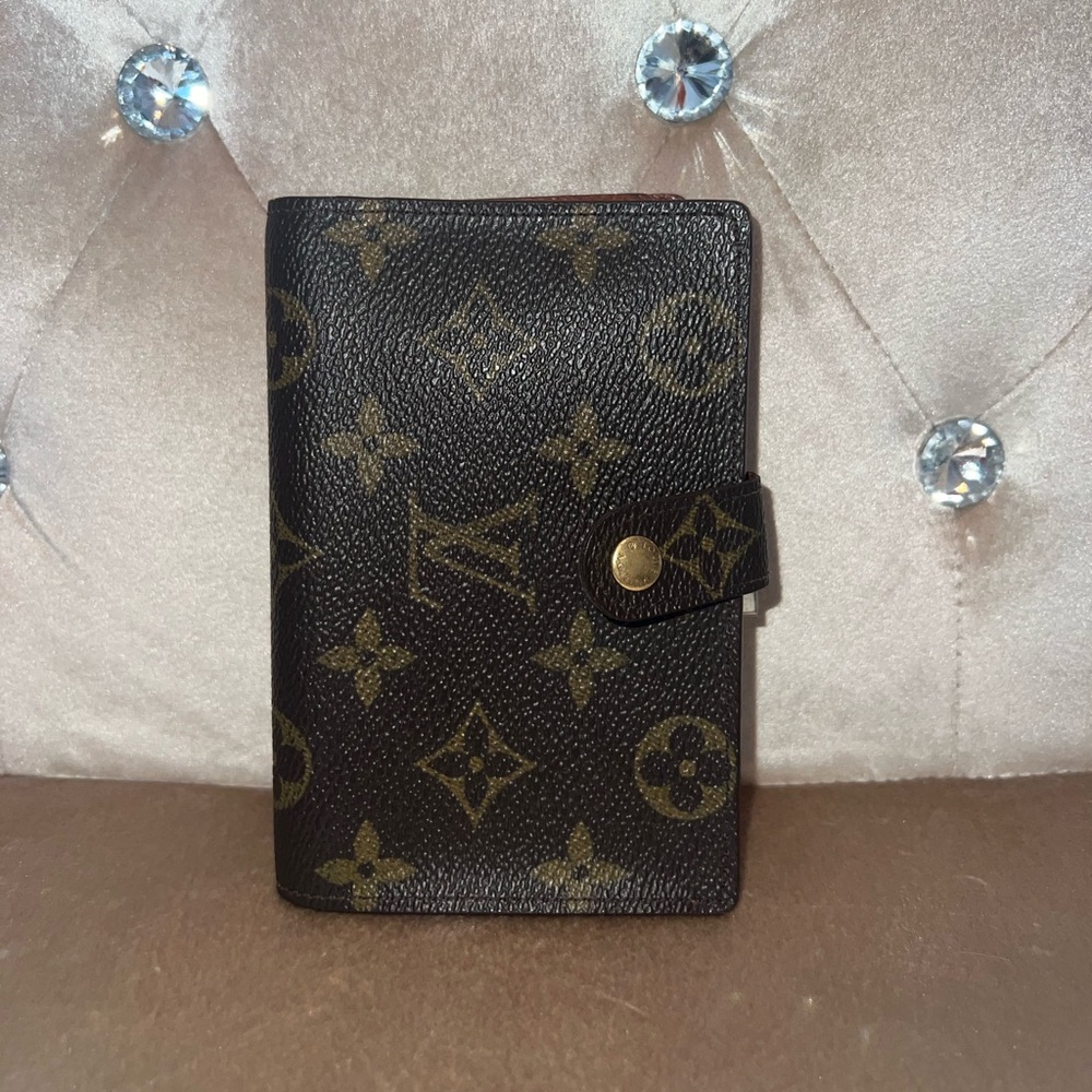 SOLD❗️Louis Vuitton french kiss lock wallet